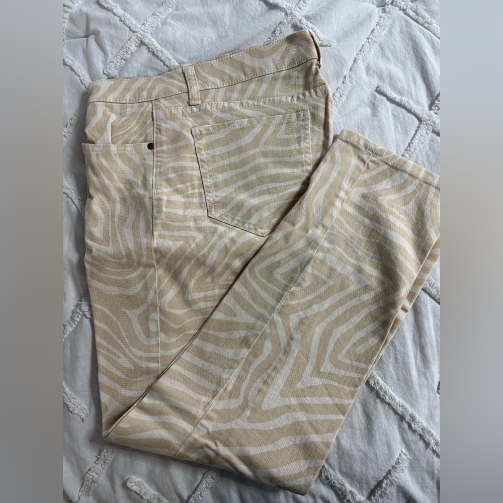 New York & Company Beige Zebra Patterned Skinny Jeans